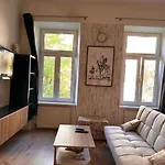 Cozy Apartment Elterleinplatz - Quiet & Close To Center